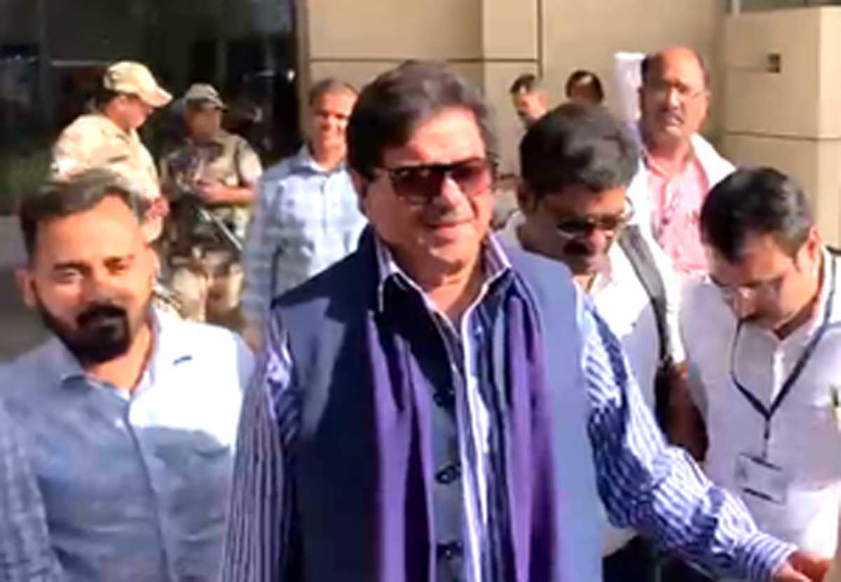 पटना पहुंचे शत्रुघ्न सिन्हा ने कहा, 400 पार की बात करने वाले डेढ़, पौने दो सौ सीटें ही जीत पाएंगे